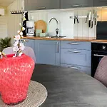 Gorgeous In With House Sea View *