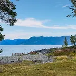 Semesterbostad Gorgeous In With House Sea View